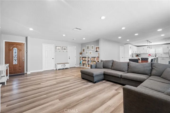 5502 Kanel Circle, Cypress, California 90630