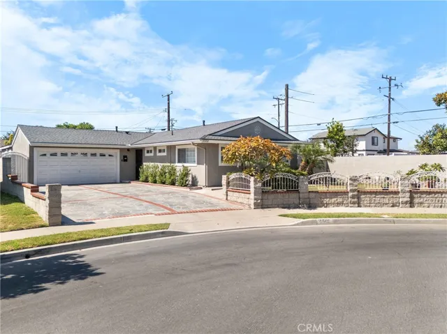5502 Kanel Circle, Cypress, California 90630