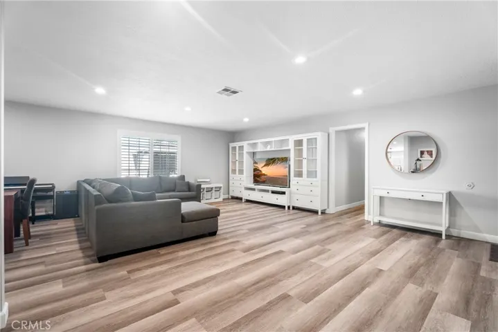 5502 Kanel Circle, Cypress, California 90630