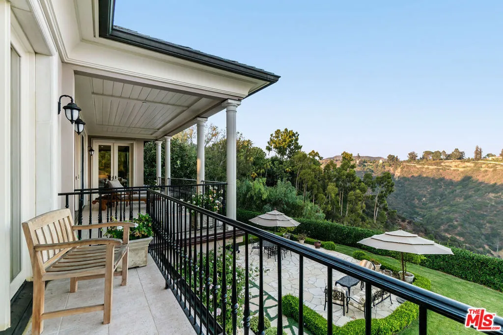 1000 Bel Air Road, Los Angeles, California 90077 home-pic-11