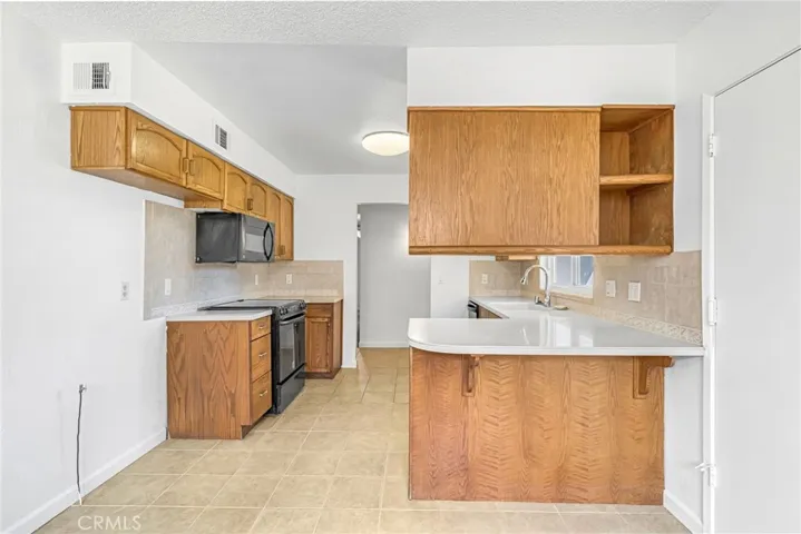 1725 Dennis Avenue, Clovis, California 93611