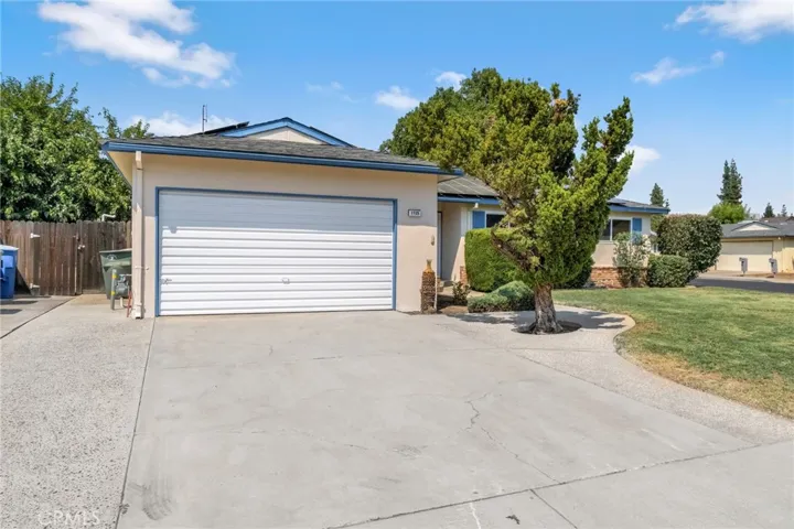 1725 Dennis Avenue, Clovis, California 93611