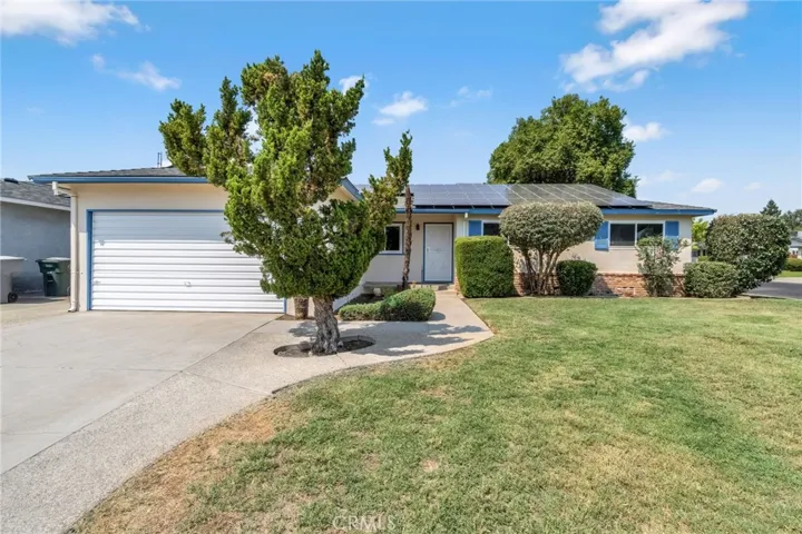 1725 Dennis Avenue, Clovis, California 93611