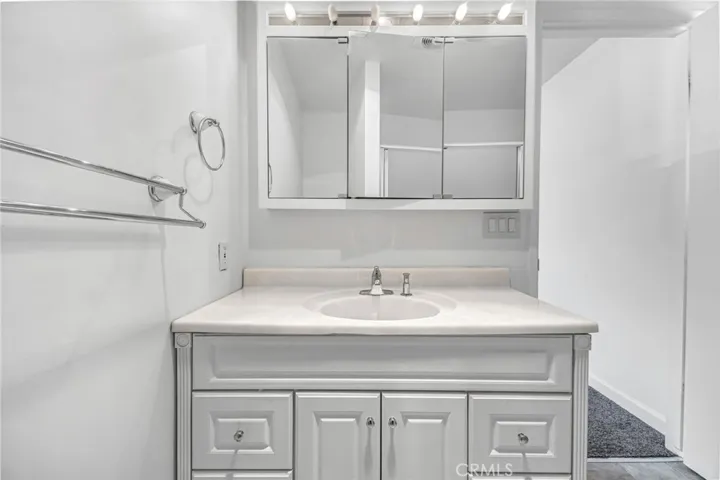 1725 Dennis Avenue, Clovis, California 93611
