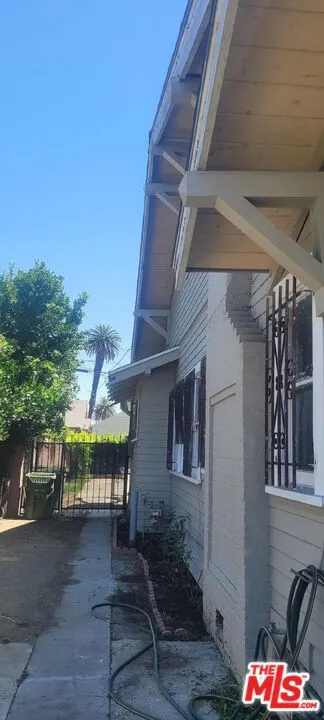 5102 Cimarron Street, Los Angeles, California 90062 home-pic-1