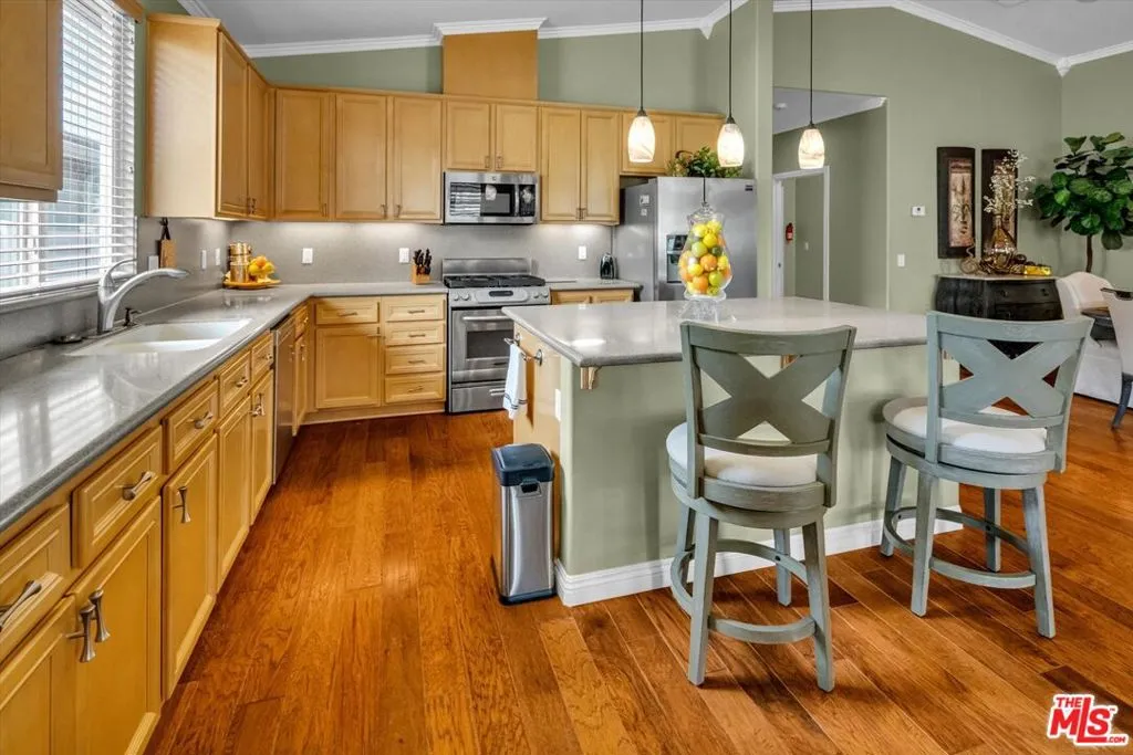 180 Kettle, Beaumont, California 92223 home-pic-8