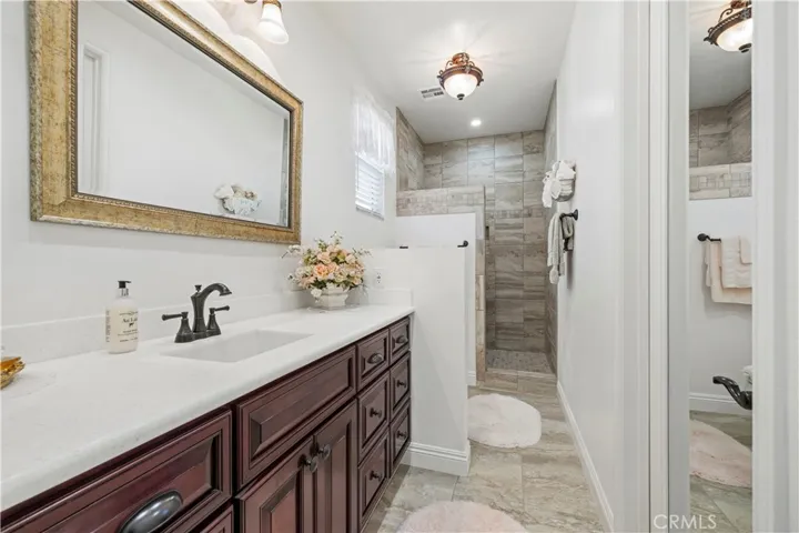 Casita Full Bathroom