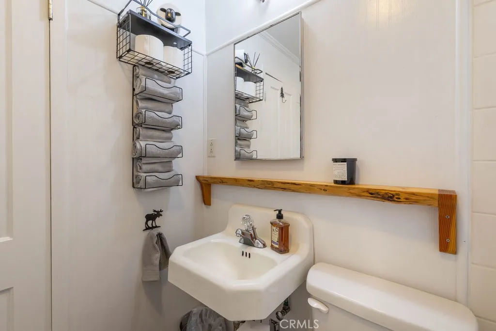39335 N Shore Drive, Fawnskin, California 92333 home-pic-25