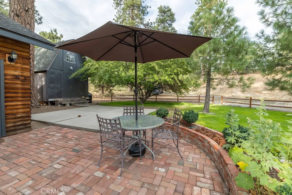39335 N Shore Drive, Fawnskin, California 92333 home-pic-7