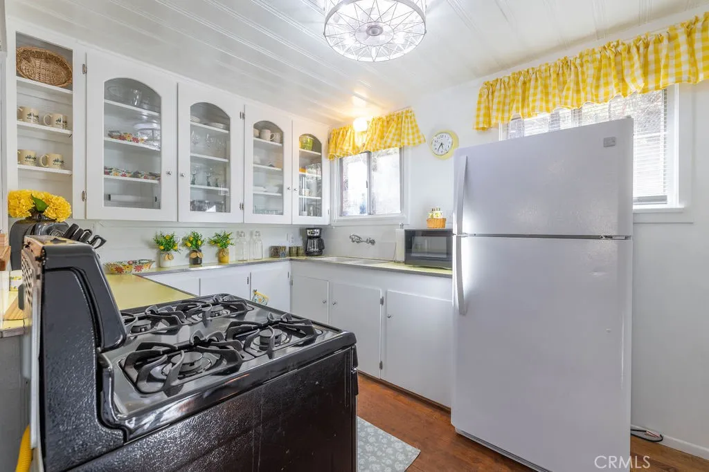 39335 N Shore Drive, Fawnskin, California 92333 home-pic-22