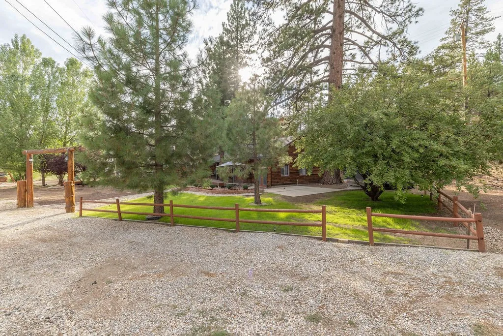 39335 N Shore Drive, Fawnskin, California 92333 home-pic-35
