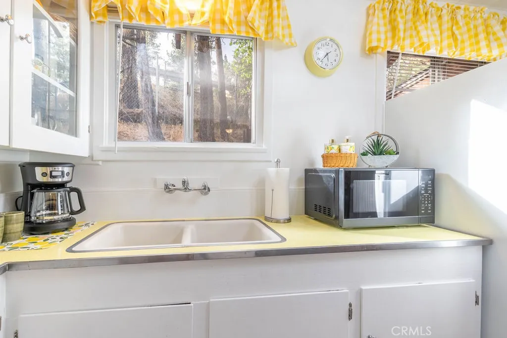 39335 N Shore Drive, Fawnskin, California 92333 home-pic-19