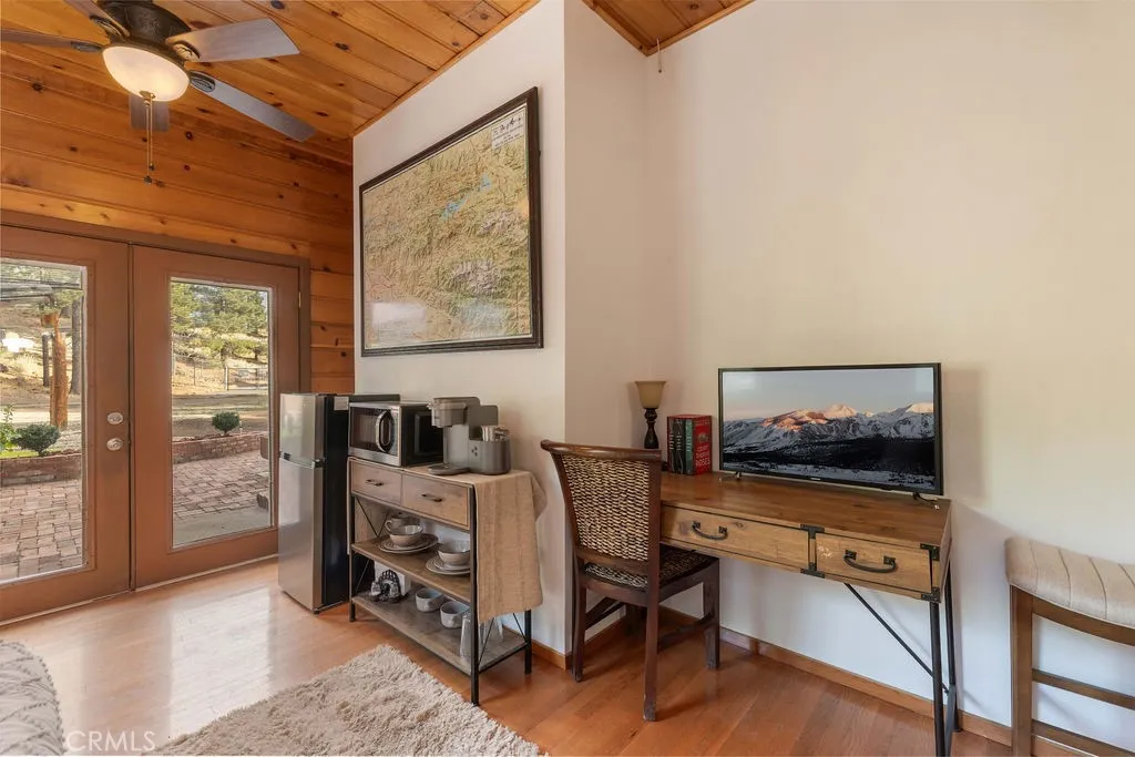 39335 N Shore Drive, Fawnskin, California 92333 home-pic-33