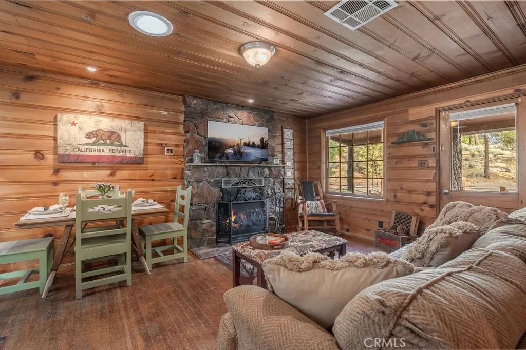 39335 N Shore Drive, Fawnskin, California 92333 home-pic-13