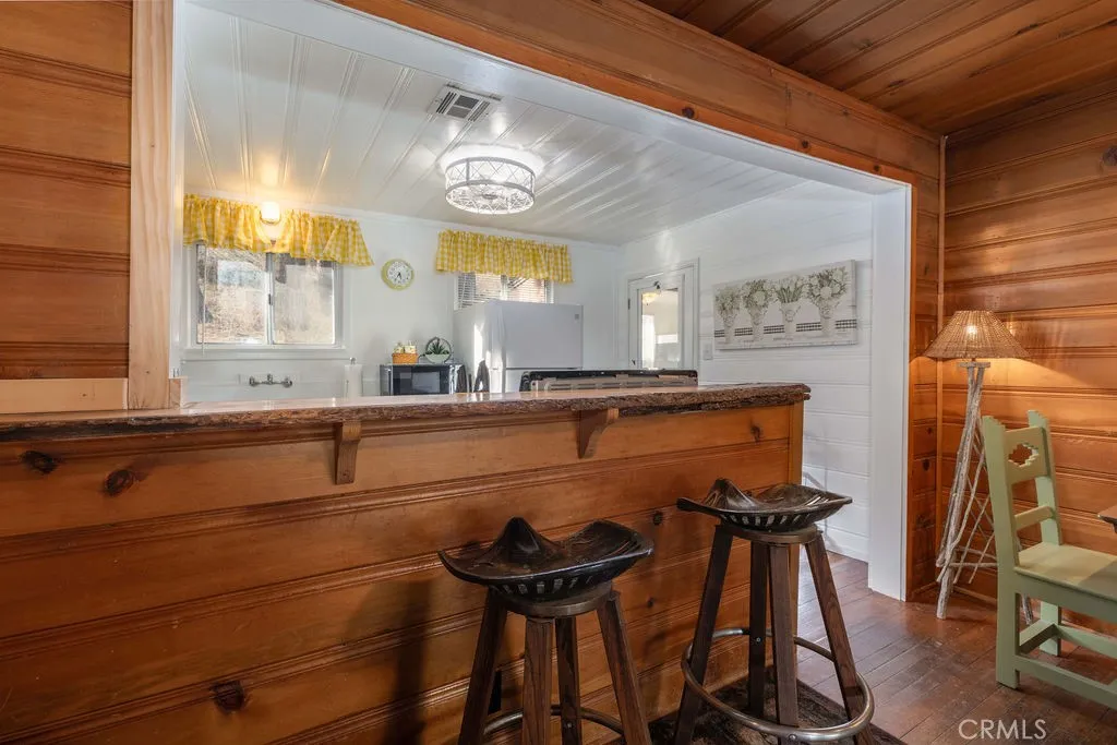 39335 N Shore Drive, Fawnskin, California 92333 home-pic-18