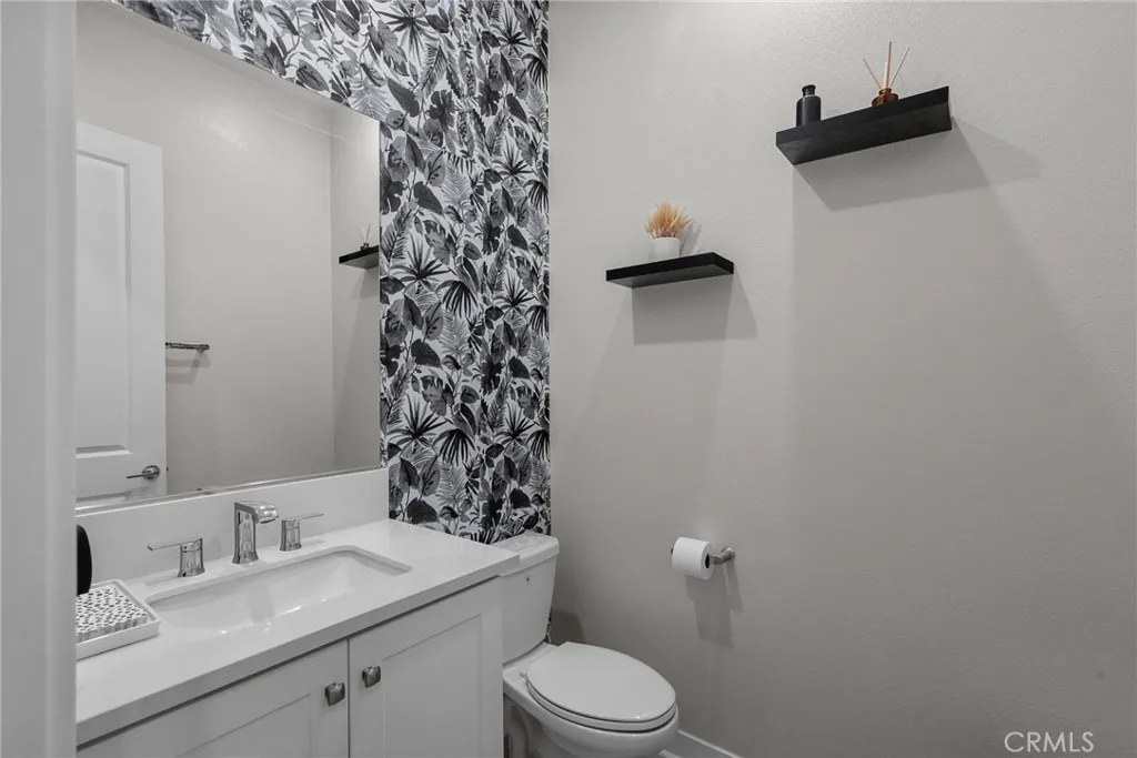 27258 Narrowleaf Willow Lane, Valencia, California 91381 home-pic-8