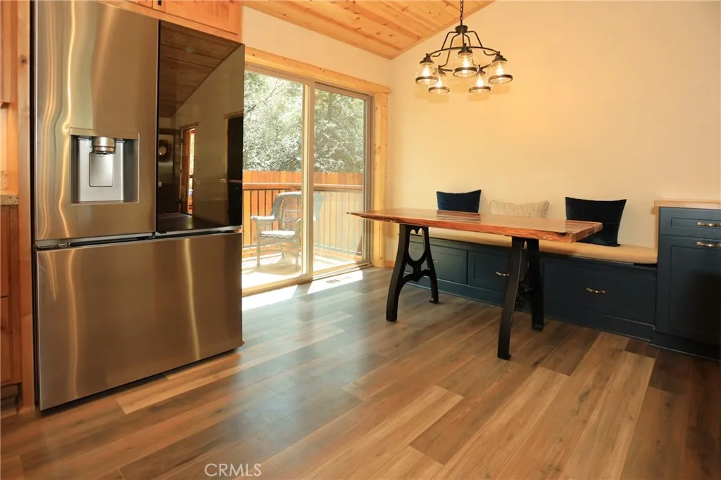 365 Santa Barbara Avenue, Sugarloaf, California 92386 home-pic-15