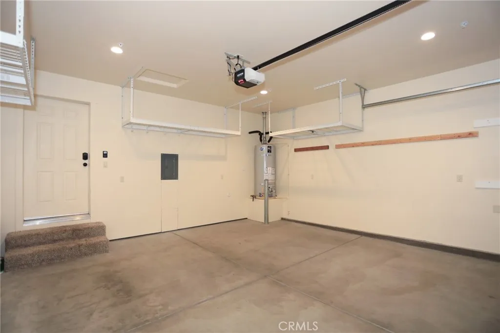 365 Santa Barbara Avenue, Sugarloaf, California 92386 home-pic-30