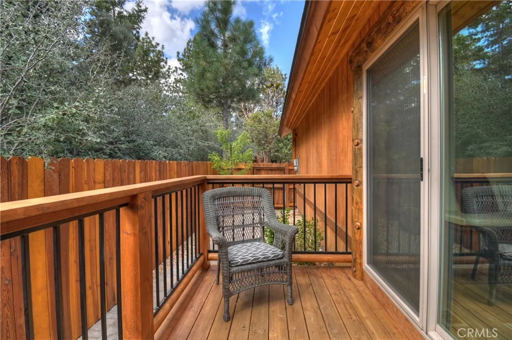 365 Santa Barbara Avenue, Sugarloaf, California 92386 home-pic-32