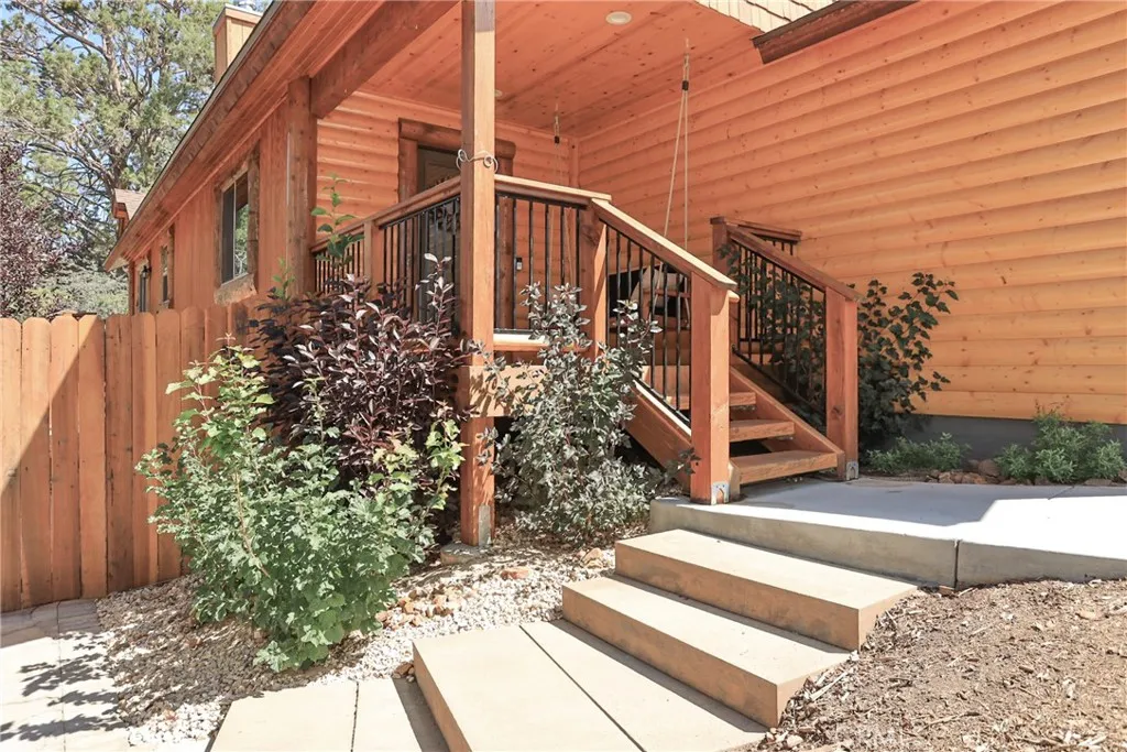 365 Santa Barbara Avenue, Sugarloaf, California 92386 home-pic-2