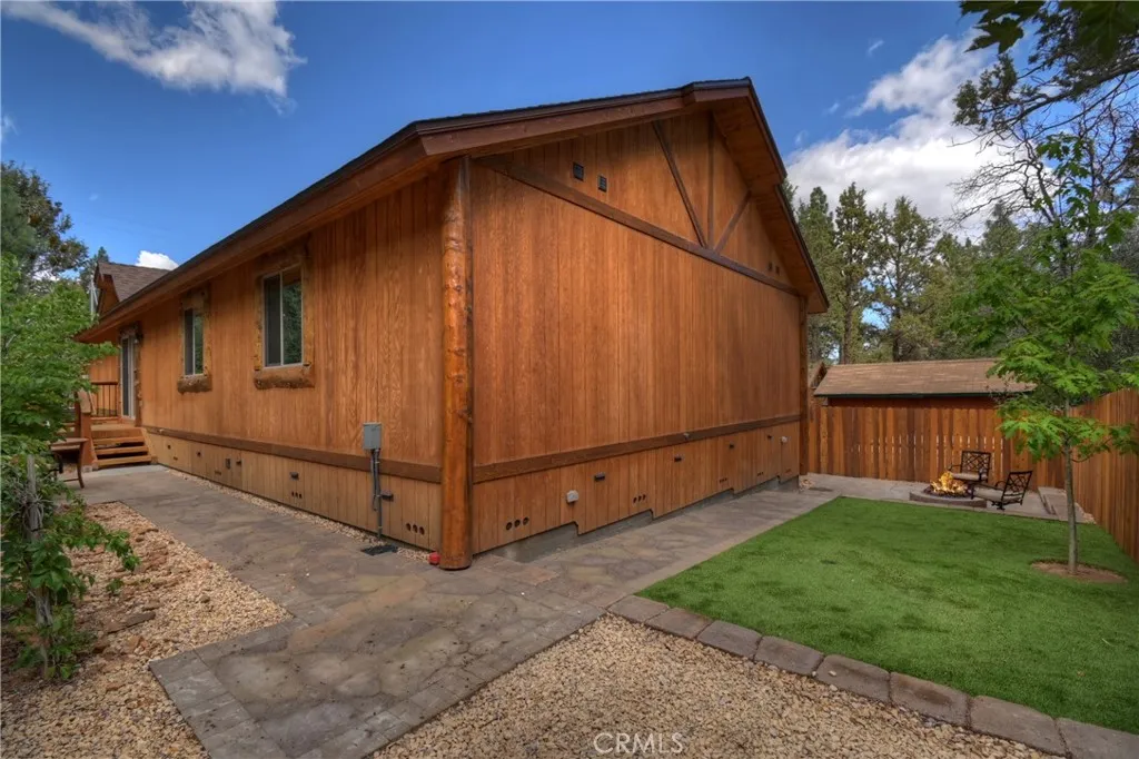 365 Santa Barbara Avenue, Sugarloaf, California 92386 home-pic-37