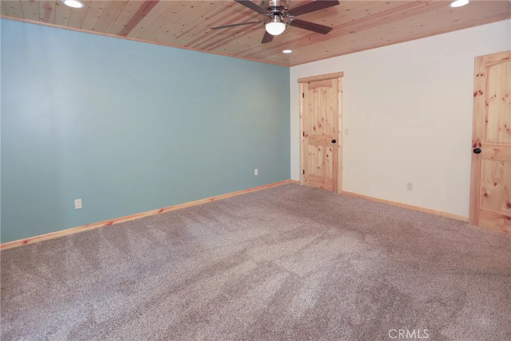 365 Santa Barbara Avenue, Sugarloaf, California 92386 home-pic-19