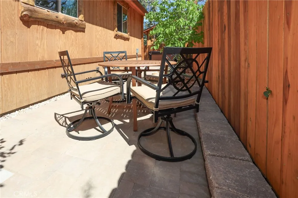 365 Santa Barbara Avenue, Sugarloaf, California 92386 home-pic-34