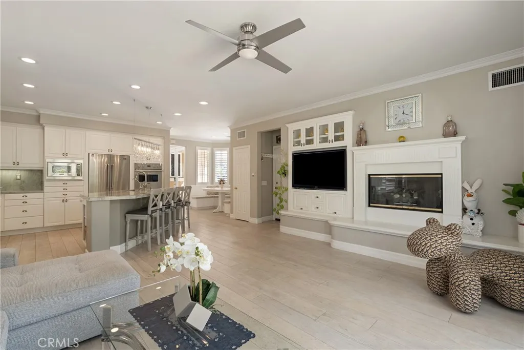 24 Malibu, Irvine, California 92602 home-pic-24