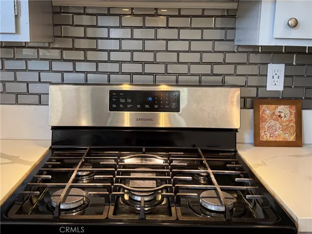 Beautiful backsplash!