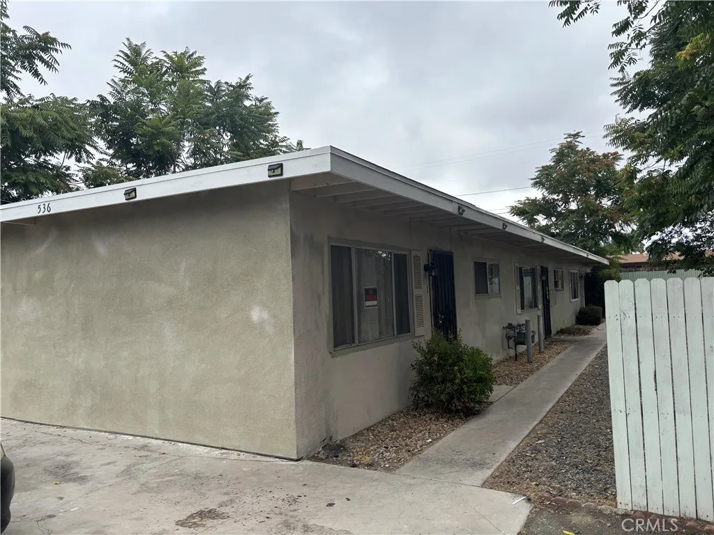 25180 N Buena Vista Street, Hemet, California 92543, ,Residential Income,For Sale,Buena Vista,SW25195752