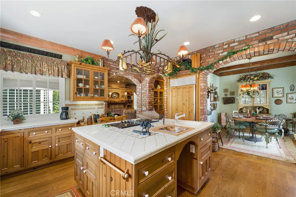 10821 Bronco Circle, North Tustin, California 92705 home-pic-23