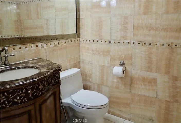 4240 Lost Hills Road 1002, Calabasas, California 91301