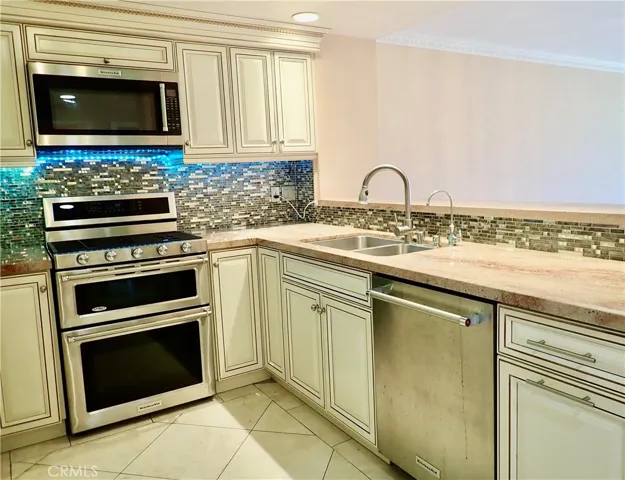 4240 Lost Hills Road 1002, Calabasas, California 91301