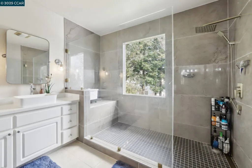 5004 Star Mine Way, Antioch, California 94531 home-pic-25