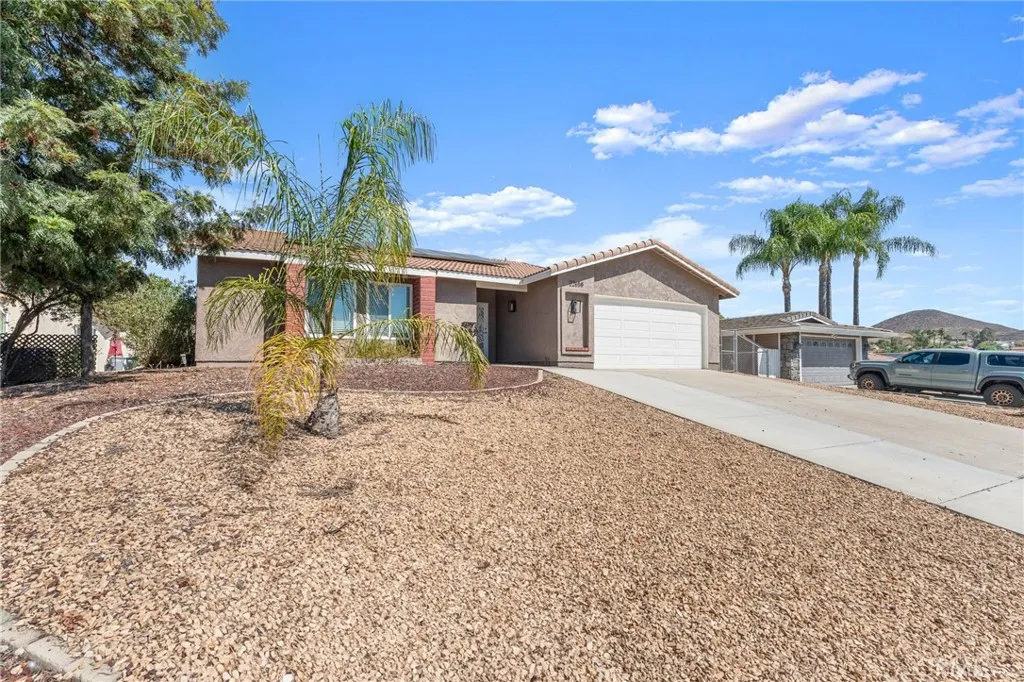 22658 Canyon Lake Drive N, Canyon Lake, California 92587 home-pic-1