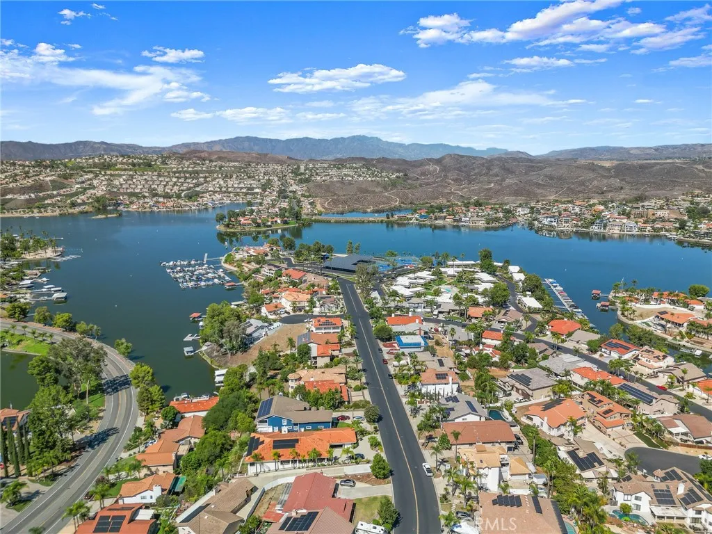 22658 Canyon Lake Drive N, Canyon Lake, California 92587 home-pic-44