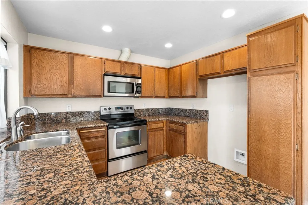 22658 Canyon Lake Drive N, Canyon Lake, California 92587 home-pic-21