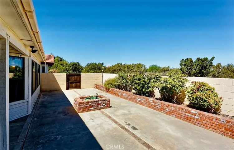 13152 Mission Street, Oak Hills, California 92344