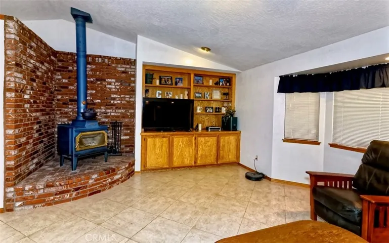 13152 Mission Street, Oak Hills, California 92344