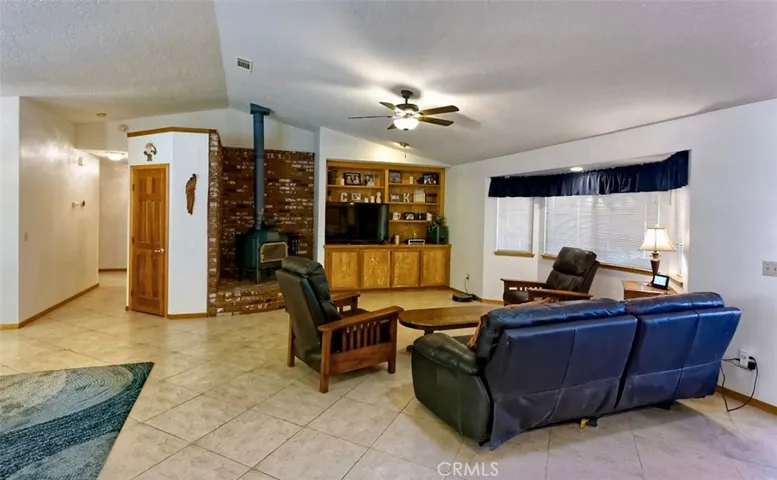 13152 Mission Street, Oak Hills, California 92344