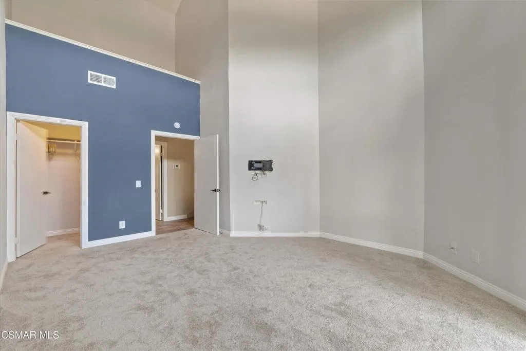 3306 Darby Street 402, Simi Valley, California 93063 home-pic-17