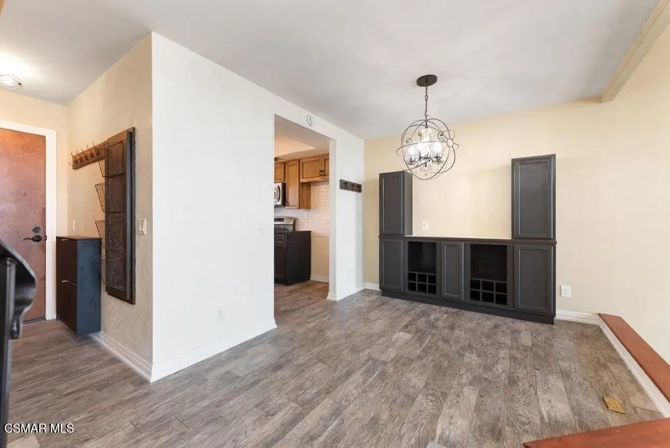 3306 Darby Street 402, Simi Valley, California 93063 home-pic-6