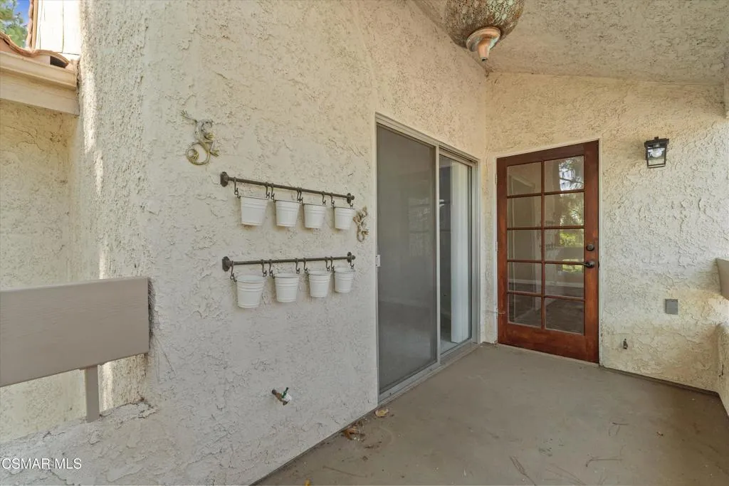 3306 Darby Street 402, Simi Valley, California 93063 home-pic-18