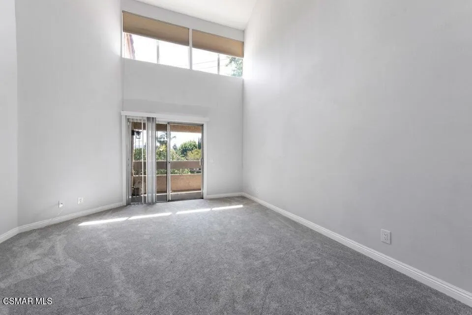 3306 Darby Street 402, Simi Valley, California 93063 home-pic-16