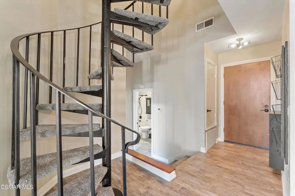 3306 Darby Street 402, Simi Valley, California 93063 home-pic-20