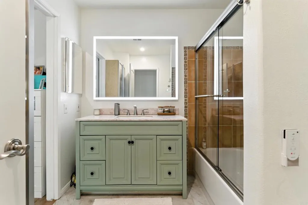 4252 Loma Riviera Lane, San Diego, California 92110 home-pic-20