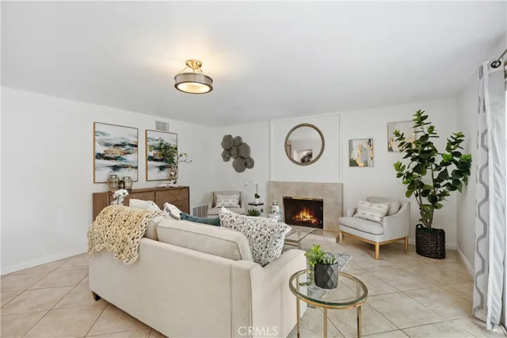FAMILY ROOM WITH FIREPLACE