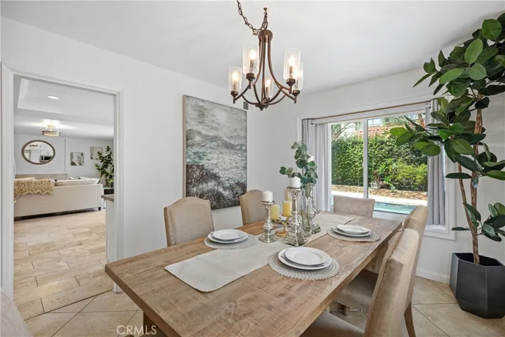DINING ROOM GOES INTO KITCHEN
