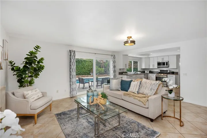 OPEN CONCEPT LIVING
