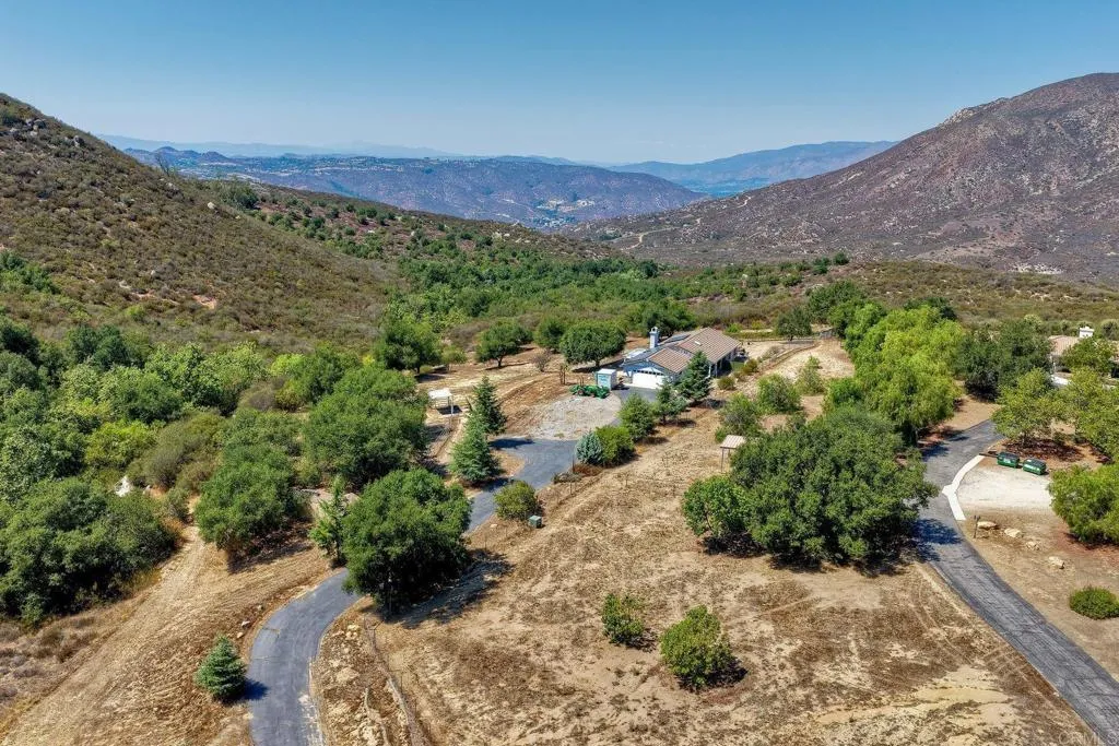 19205 Marshall Way, Valley Center, California 92082 home-pic-11